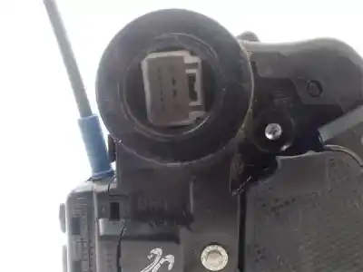 Peça sobressalente para automóvel em segunda mão motor de fechadura central traseiro direito por toyota auris (e15) 2.0 d-4d referências oem iam 6905042020  a046693