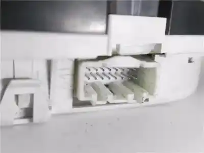 Peça sobressalente para automóvel em segunda mão quadrante por mazda 2 (b2w) 1.4 referências oem iam 3m7110849mg  dd1455430