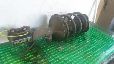 Peça sobressalente para automóvel em segunda mão AMORTECEDOR DIANTEIRO ESQUERDO por TOYOTA AVENSIS BERLINA (T25)  Referências OEM IAM   