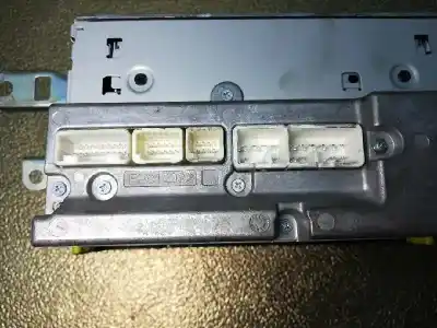 Pezzo di ricambio per auto di seconda mano impianto audio / radio cd per toyota auris active riferimenti oem iam 8612002a70 10r036275 cqjs7971g
