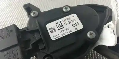 Second-hand car spare part accelerator pedal for opel insignia a sedán (g09) 2.0 cdti (69) oem iam references 13237356