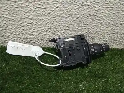 Second-hand car spare part indicator switch for renault clio iii extreme 106 cv / 78 kw oem iam references 88102002456  