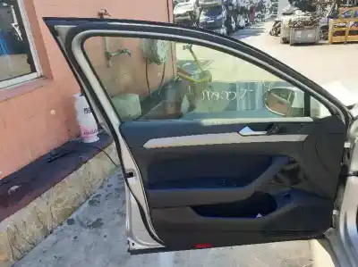 Автозапчастина б/у двигатель переднього ліва вікна для volkswagen passat b8 variant (3g5, cb5) 1.6 tdi посилання на oem iam 5q4959801b  1036c22942100