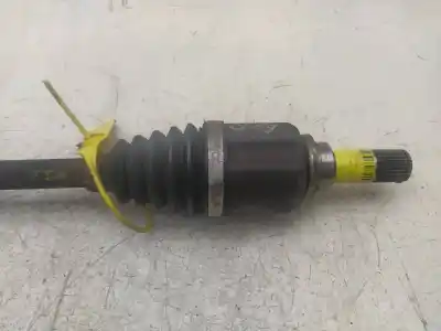 Second-hand car spare part front left transmission for renault clio iii authentique oem iam references 8201055669