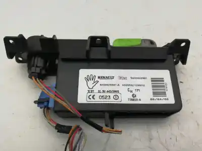 Peça sobressalente para automóvel em segunda mão COMUTADOR DE IGNIÇÃO por RENAULT ESPACE IV (JK0)  Referências OEM IAM 8200625887A  