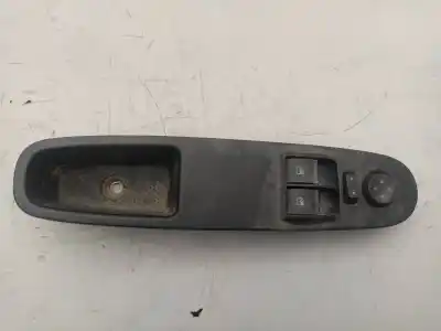 Pièce détachée automobile d'occasion COMMANDE DE LÈVE VITRE AVANT GAUCHE pour FIAT GRANDE PUNTO (199_)  Références OEM IAM 735500050  