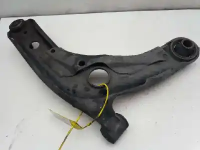 Автозапчасти б/у передний левый нижний рычаг подвески за toyota yaris (ncp1/nlp1/scp1) 1.4 d-4d linea luna ссылки oem iam 4806959035  