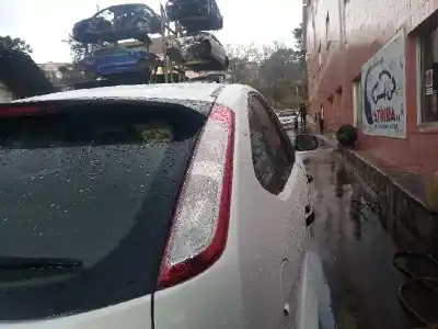 Автозапчасти б/у правый задний фонарь за ford focus berlina (cap) ambiente (d) ссылки oem iam 8m5113404a