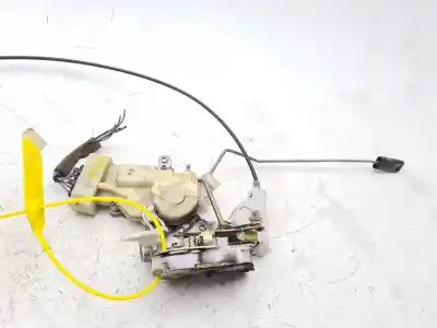 Second-hand car spare part left front door lock for toyota yaris (ncp1/nlp1/scp1) 1.0 linea terra oem iam references 010205