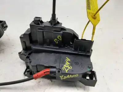 Автозапчастина б/у замок передній праві двері для renault kangoo zen посилання на oem iam 4118i  