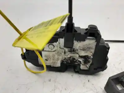 Автозапчастина б/у замок передній праві двері для renault kangoo zen посилання на oem iam 4118i  