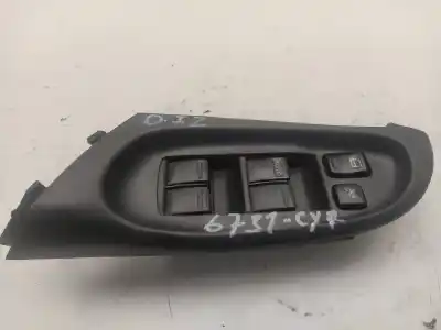 Recambio de automóvil de segunda mano de MANDO ELEVALUNAS DELANTERO IZQUIERDO para NISSAN ALMERA (N16/E)  referencias OEM IAM 80961  