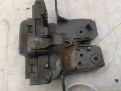 Second-hand car spare part trunk lock for renault clio iii dynamique oem iam references 8200947699  