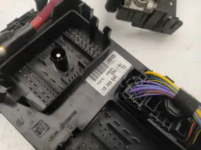 Pezzo di ricambio per auto di seconda mano SCATOLA RELÈ/FUSIBILI per OPEL ASTRA J LIM.  Riferimenti OEM IAM 13368642  