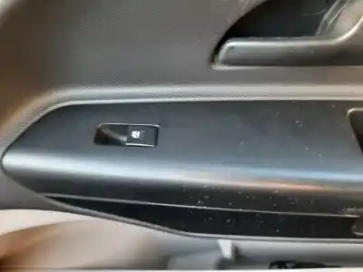 Автозапчастина б/у передній правий віконний вимикач для kia cee'd fastback (ed) 1.6 crdi 90 посилання на oem iam 823611h000