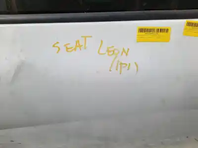 Peça sobressalente para automóvel em segunda mão porta do automóvel traseira esquerda por seat leon (1p1) reference referências oem iam 1m0833055n  