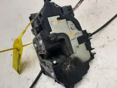 Second-hand car spare part front right door lock for renault clio iii exception oem iam references 8200300125