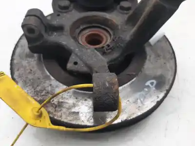 Pièce détachée automobile d'occasion MOYEU DE ROUE AVANT DROITE pour RENAULT CLIO III  Références OEM IAM 8200345945  
