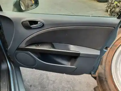 Peça sobressalente para automóvel em segunda mão elevador de vidros dianteiro direito por seat leon (1p1) 2.0 tdi 16v referências oem iam 1p0837462a