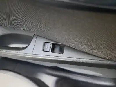 Peça sobressalente para automóvel em segunda mão botão / interruptor elevador vidro traseiro esquerdo por seat leon (1p1) 2.0 tdi 16v referências oem iam 7l6959855creh