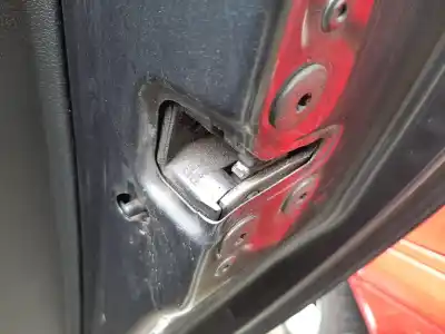 Second-hand car spare part REAR RIGHT DOOR LOCK for RENAULT CLIO GRANDTOUR  OEM IAM references 8200300129  