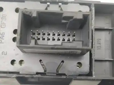 Peça sobressalente para automóvel em segunda mão BOTÃO / INTERRUPTOR ELEVADOR VIDRO DIANTEIRO ESQUERDO por PEUGEOT 308 SW  Referências OEM IAM 96565186XT  