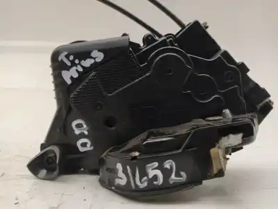 Автозапчасти б/у замок передней правой двери за toyota prius (nhw30) 1.8 16v cat (híbrido) 99 cv / 73 kw ссылки oem iam 6903047081  