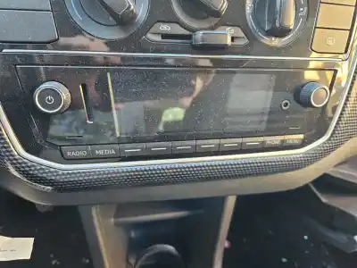 Peça sobressalente para automóvel em segunda mão sistema de áudio / rádio cd por volkswagen up (122) high up  bmt 75 cv / 55 kw referências oem iam 1s0035156j