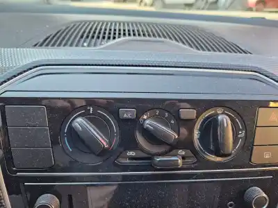 Peça sobressalente para automóvel em segunda mão comando de sofagem (chauffage / ar condicionado)  por volkswagen up (122) high up  bmt 75 cv / 55 kw referências oem iam 1s0820045soqp