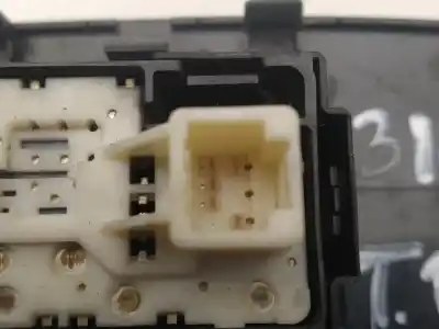 Автозапчасти б/у выключатель переднего правого окна за toyota prius (nhw30) 1.8 16v cat (híbrido) 99 cv / 73 kw ссылки oem iam 7423147110