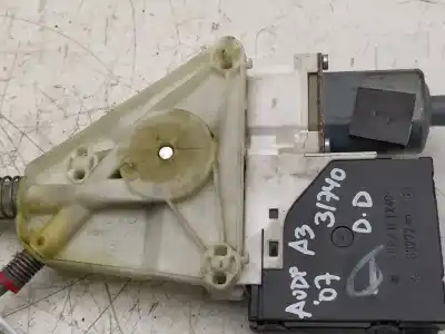 Pezzo di ricambio per auto di seconda mano alzacristalli anteriore destro per audi a3 (8p) 1.9 tdi ambiente riferimenti oem iam 8p0959802h  