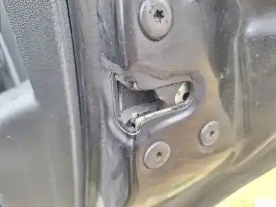 Peça sobressalente para automóvel em segunda mão fechadura da porta traseira direita por dacia duster ambiance 4x2 referências oem iam 825029556r