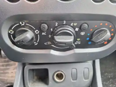 Peça sobressalente para automóvel em segunda mão comando de sofagem (chauffage / ar condicionado) por dacia duster ambiance 4x2 referências oem iam 275105810r