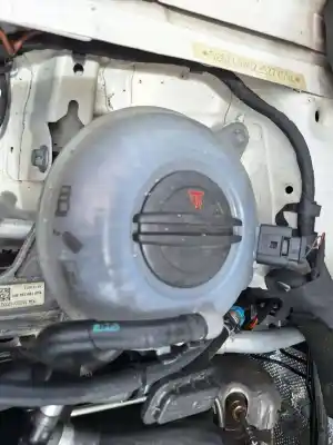 Second-hand car spare part coolant expansion tank for seat leon (5f1) 1.6 tdi oem iam references 5q0121407f