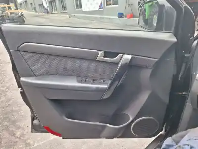 Peça sobressalente para automóvel em segunda mão forra / revestimento da porta dianteira esquerda por chevrolet captiva 2.0 vcdi lt referências oem iam 