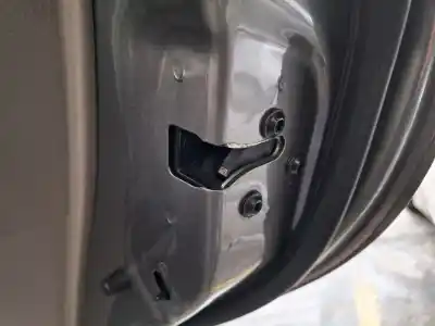 Peça sobressalente para automóvel em segunda mão fechadura da porta traseira direita por ssangyong korando line 4x2 175 cv / 129 kw referências oem iam 