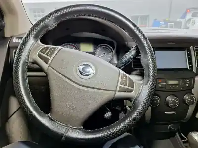Peça sobressalente para automóvel em segunda mão volante por ssangyong korando line 4x2 175 cv / 129 kw referências oem iam 