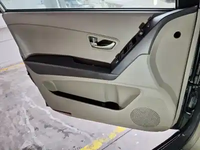 Peça sobressalente para automóvel em segunda mão forra / revestimento da porta dianteira esquerda por ssangyong korando line 4x2 175 cv / 129 kw referências oem iam 