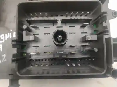Pezzo di ricambio per auto di seconda mano scatola relè/fusibili per opel insignia a sedán (g09) 2.0 cdti (69) riferimenti oem iam 544949969  13255300