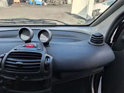 Second-hand car spare part dashboard for smart cabrio básico oem iam references 0004221v003