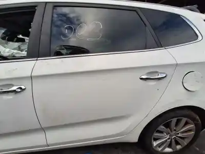 Tweedehands auto-onderdeel deur links achter voor kia carens iv 1.7 crdi oem iam-referenties 