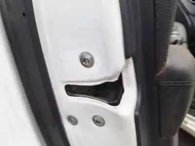 Tweedehands auto-onderdeel linker voordeur slot voor kia carens iv 1.7 crdi oem iam-referenties 