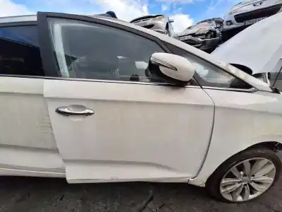 Tweedehands auto-onderdeel rechts voordeur voor kia carens iv 1.7 crdi oem iam-referenties 