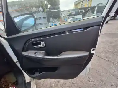 Tweedehands auto-onderdeel regelaar rechts voor ruit voor kia carens iv 1.7 crdi oem iam-referenties 