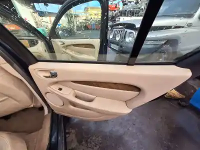 Peça sobressalente para automóvel em segunda mão elevador de vidros traseiro direito por jaguar x-type i (x400) 2.5 v6 a las 4 ruedas referências oem iam 0130821948