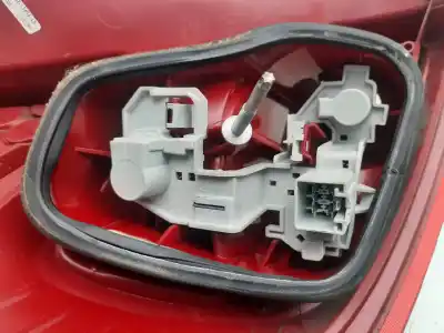 Pièce détachée automobile d'occasion FEU ARRIÈRE DROIT pour FORD FIESTA (CB1)  Références OEM IAM 8A6113404A  8A6113404AF