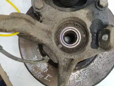 Second-hand car spare part front left knuckle for dacia duster 1.5 dci diesel fap cat 110 cv / 81 kw oem iam references 8200881914  