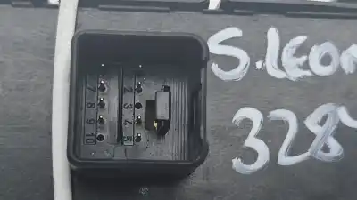 Peça sobressalente para automóvel em segunda mão botão / interruptor elevador vidro dianteiro esquerdo por seat leon (1p1) leon (1p1) (2005 - 2012) referências oem iam 1p1867171a