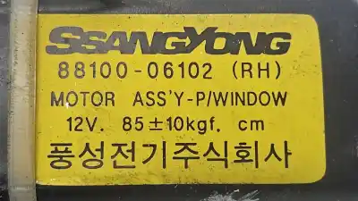 Second-hand car spare part passenger side right window regulator for ssangyong korando 2.9 d oem iam references 8810006102  