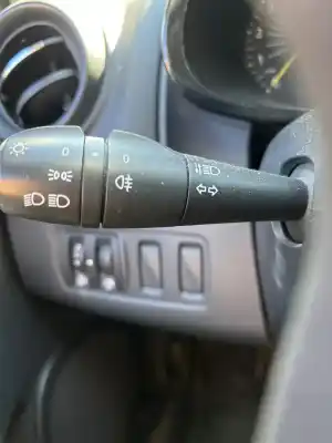Pezzo di ricambio per auto di seconda mano COMANDO MULTIFUNZIONE per RENAULT CLIO IV (BH_) 1.5 DCI 75 Riferimenti OEM IAM 255671790RC  